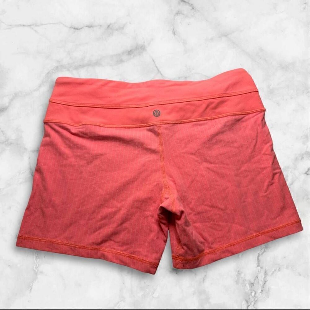 Lululemon Size 8 Pink Shorts - Picture 2 of 3